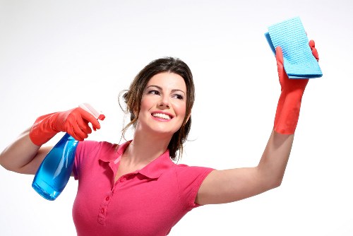 Deep cleaning service for a Docklands bedroom and windows